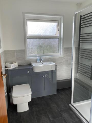 Sea View In Sleeps 6 Holiday home *