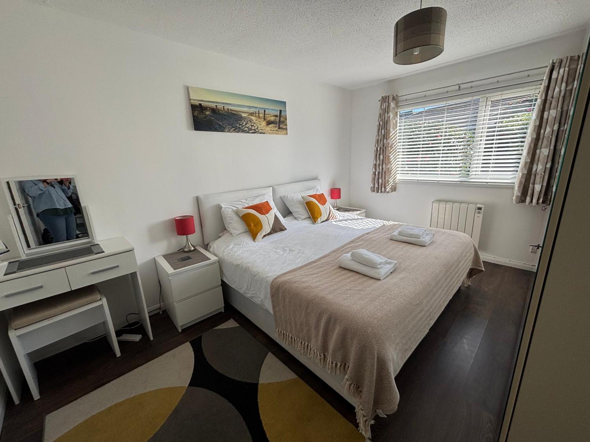 Sea View In Sleeps 6 Holiday home
