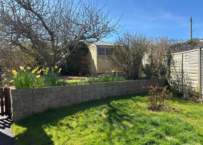 Sea View Bungalow In Carbis Bay Sleeps 6